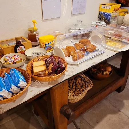 D'hotes Rue Saint Bernard 3*